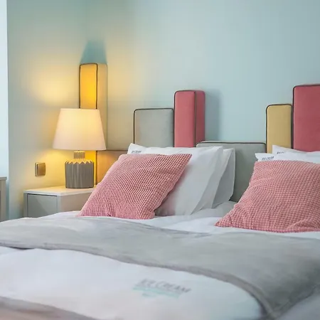 Ice Cream Apartment *